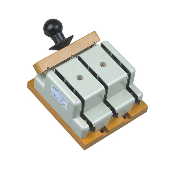  HD11B、HS11B系列保護(hù)型開啟式刀開關(guān)